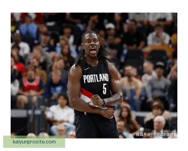 霍勒迪三分7记砍下30分开拓者力克快船 阿夫迪亚28分准三双小卡空砍28分